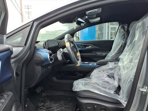 New 2026 Chevrolet Equinox EV LT image 11