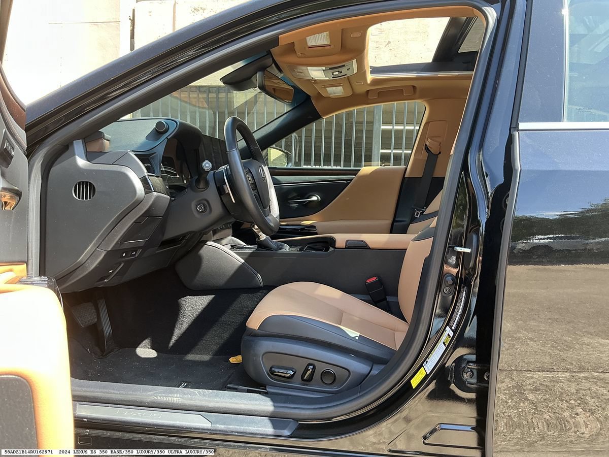 Used 2024 Lexus ES 350 w/ Premium Package FWD image 8