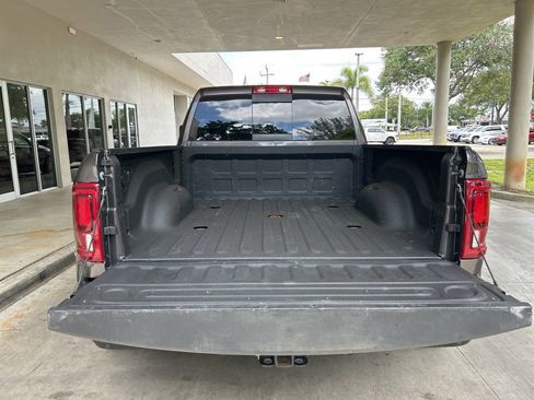 Used 2025 RAM 3500 Laramie AWD/4WD image 38