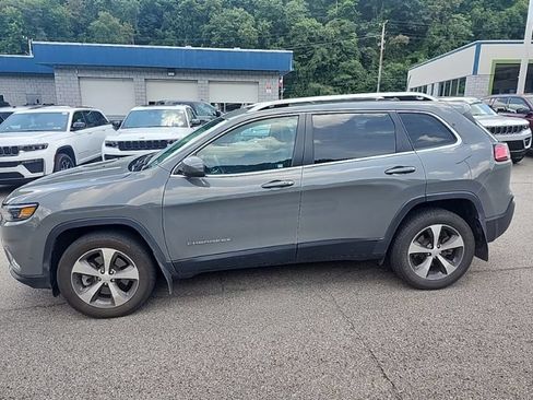 Used 2021 Jeep Cherokee Limited w/ Trailer Tow Group AWD/4WD image 4