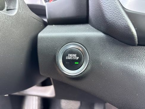 Used 2024 GMC Terrain SLE AWD/4WD image 17