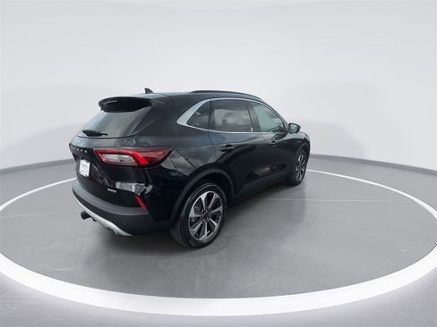 Used 2024 Ford Escape Platinum w/ Class II Trailer Tow Package image 8