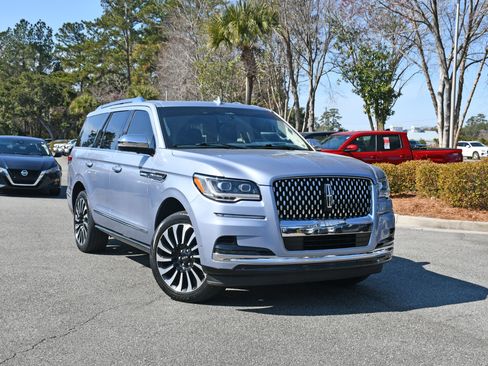 Used 2024 Lincoln Navigator Black Label image 6