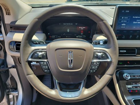 Used 2022 Lincoln Nautilus Reserve AWD/4WD image 21