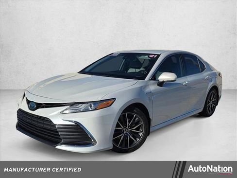 Certified 2021 Toyota Camry XLE image 1