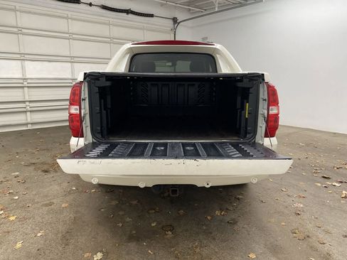 Used 2012 Chevrolet Avalanche LTZ image 29