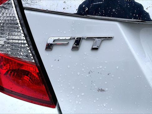 Used 2018 Honda Fit EX image 9
