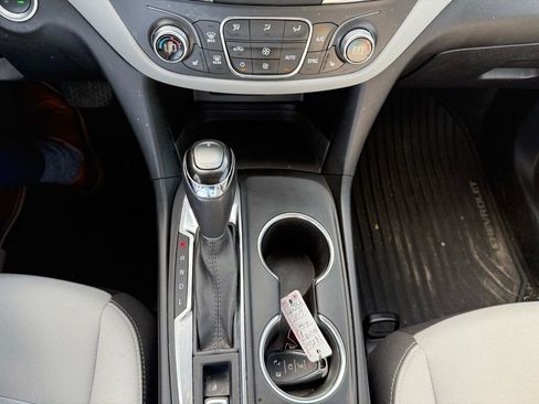 Used 2019 Chevrolet Equinox LT FWD image 10