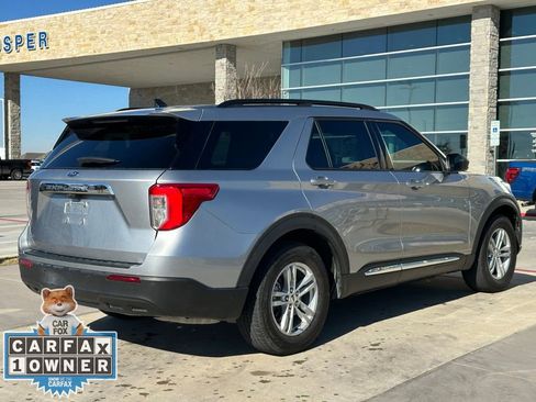 Used 2024 Ford Explorer XLT image 19