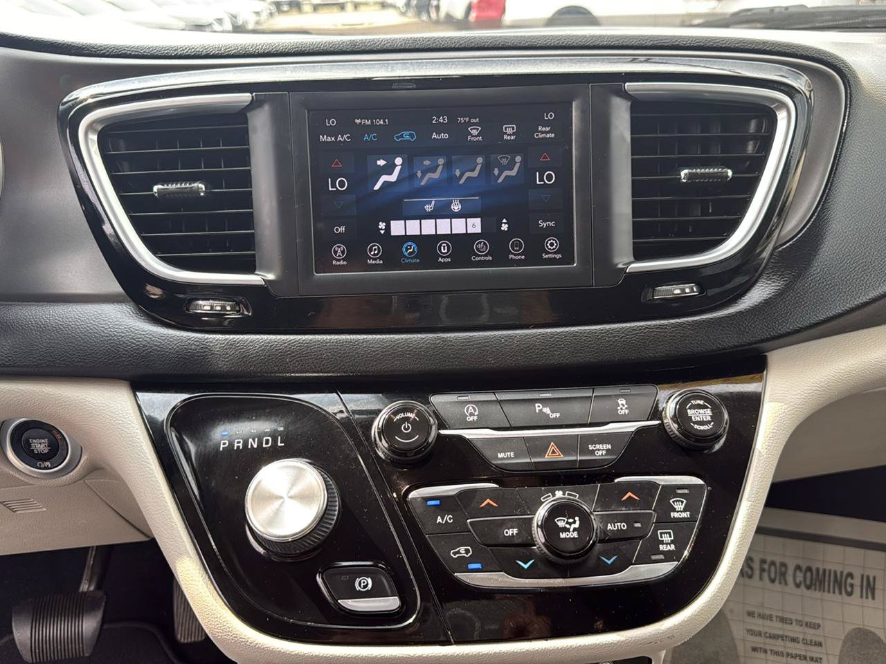 Used 2020 Chrysler Pacifica Touring-L FWD image 22