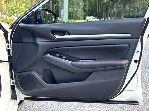 Used 2024 Nissan Altima 2.5 SR image 13