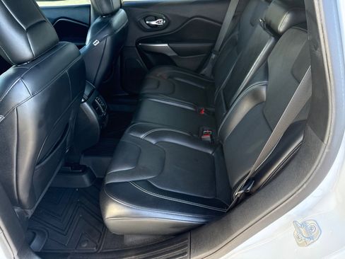 Used 2021 Jeep Cherokee Latitude Lux 80th Anniv w/ Quick Order Package 26U 80TH image 11