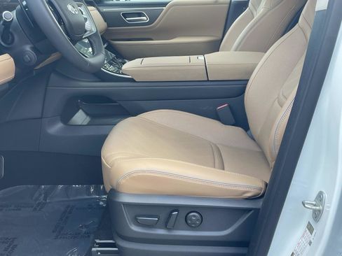 Certified 2026 INFINITI QX80 Luxe w/ Cargo Package AWD/4WD image 16