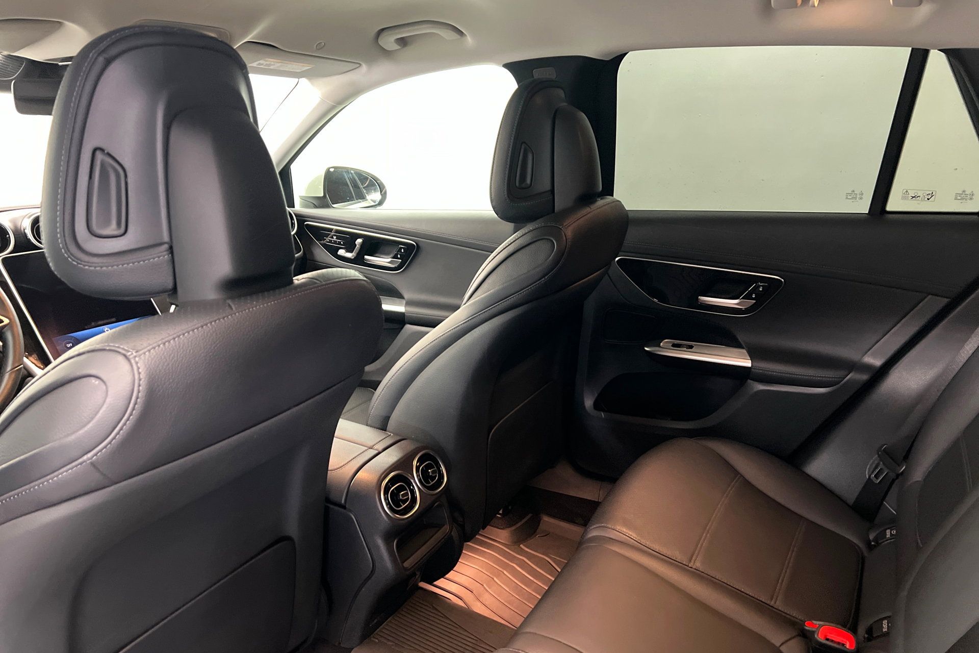 Used 2024 Mercedes-Benz GLC 300 4MATIC image 20
