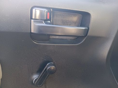 Used 2011 Toyota Tundra 2WD Regular Cab Long Bed image 17