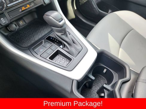 Used 2025 Toyota RAV4 XLE Premium FWD image 28
