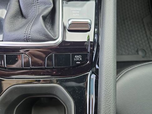 New 2025 Jeep Compass Latitude w/ Sun & Sound Group image 22