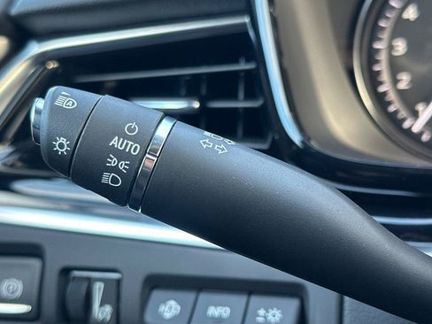 Used 2025 Cadillac XT6 Premium Luxury w/ Technology Package image 39