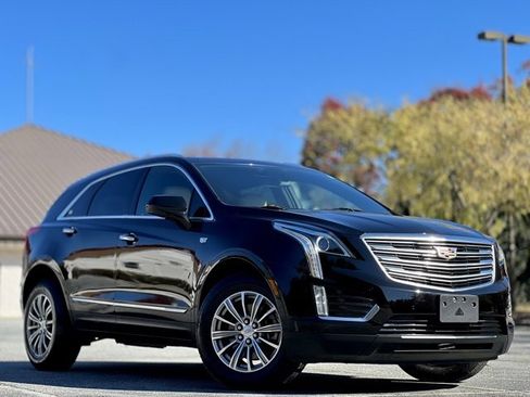 Used 2017 Cadillac XT5 Luxury w/ Driver Awareness Package image 3