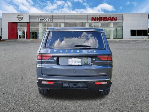Used 2024 Jeep Wagoneer L Series II RWD image 5
