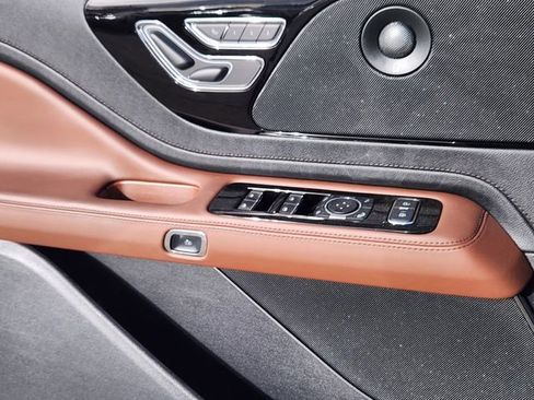 New 2026 Lincoln Aviator Reserve w/ Jet Appearance Package AWD/4WD image 9