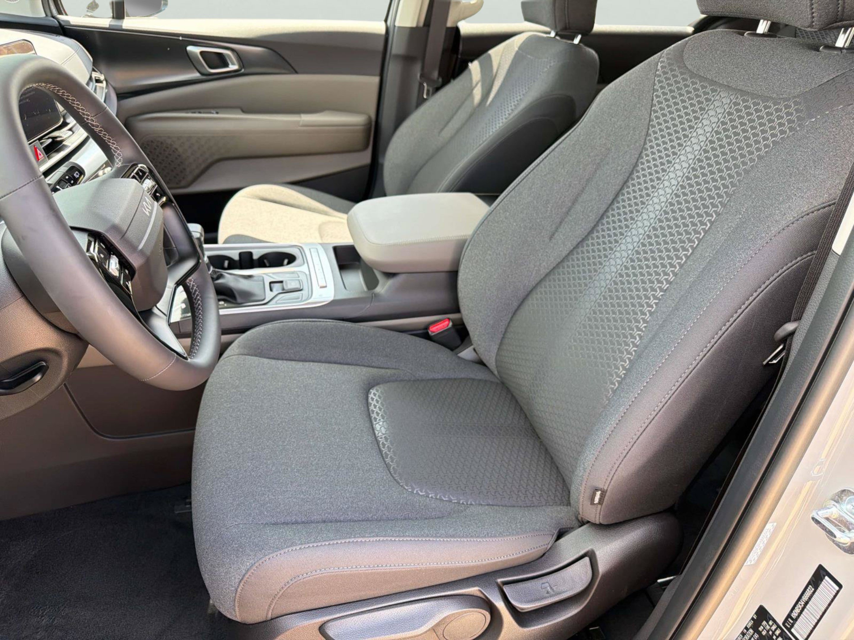 New 2027 Kia Carnival LX FWD image 20
