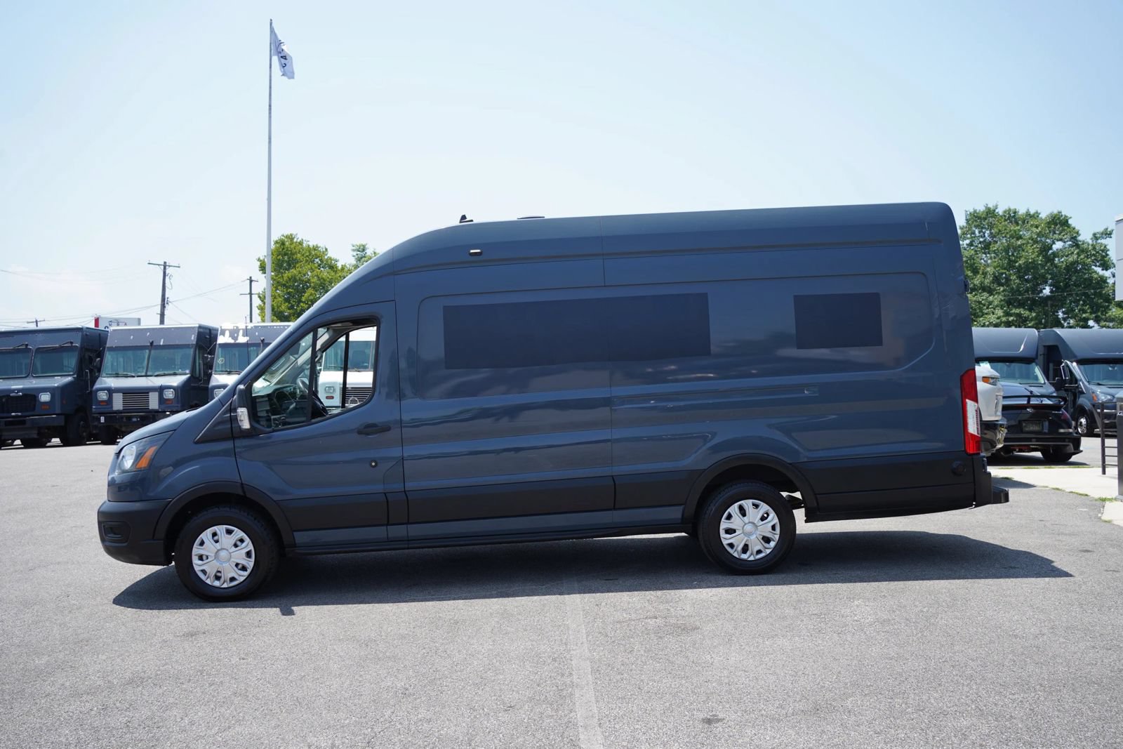 Used 2019 Ford Transit 250 148 High Roof Extended RWD image 3