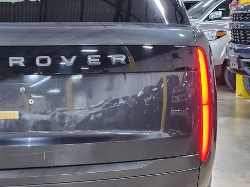 Used 2024 Land Rover Range Rover Long Wheelbase Autobiography image 22