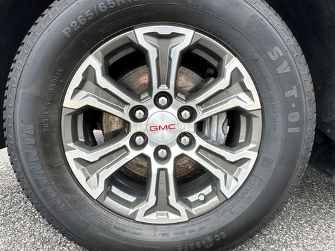 Used 2025 GMC Sierra 1500 SLT image 13