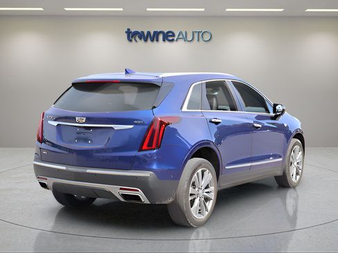 Used 2023 Cadillac XT5 Premium Luxury w/ Technology Package AWD/4WD image 5