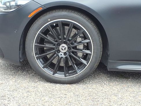 Used 2022 Mercedes-Benz S 580 4MATIC Sedan w/ AMG Line Package image 9
