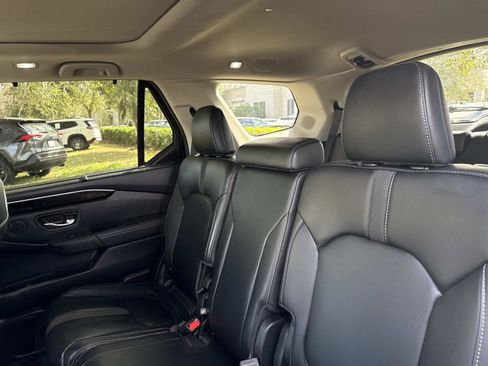Used 2024 Honda Pilot Touring image 16