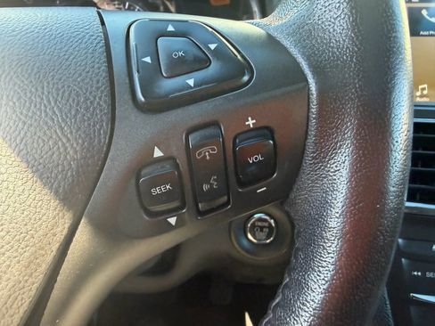 Used 2017 Lincoln MKT AWD image 17