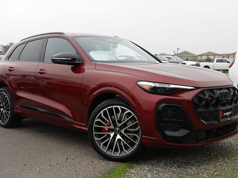 New 2025 Audi SQ5 Prestige image 3