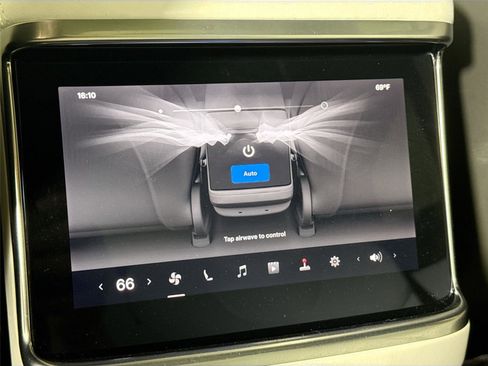 Used 2022 Tesla Model S image 32