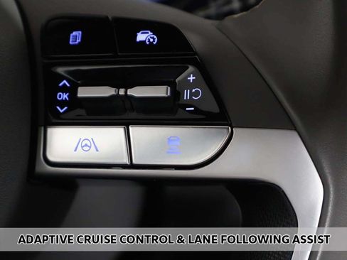 Certified 2025 Hyundai Elantra SEL FWD image 5