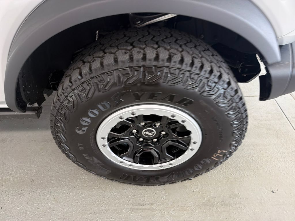 New 2026 Ford Bronco Badlands w/ Sasquatch Package AWD/4WD image 5