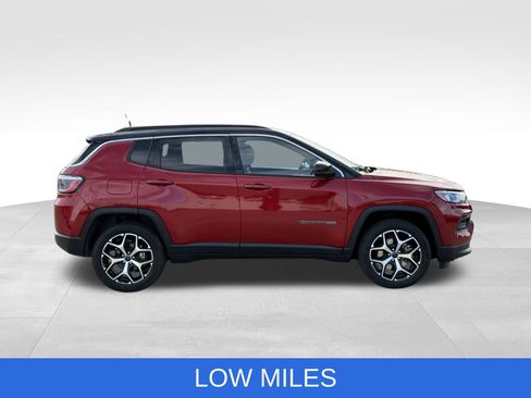 Used 2025 Jeep Compass Limited AWD/4WD image 11