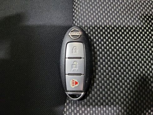 Used 2018 Nissan Pathfinder S AWD/4WD image 32