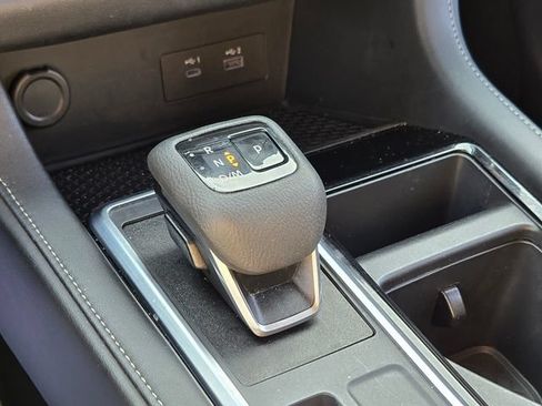 Used 2025 Nissan Pathfinder SV AWD/4WD image 29