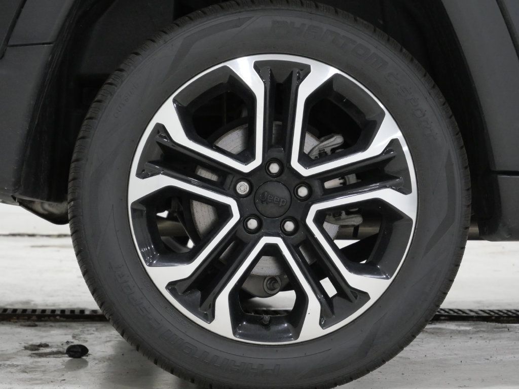 Used 2023 Jeep Compass Limited AWD/4WD image 9