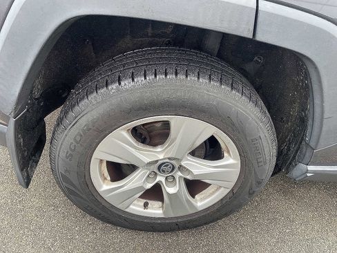 Used 2020 Toyota RAV4 XLE w/ Convenience Package image 13