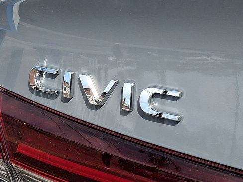 Used 2025 Honda Civic Sport image 29