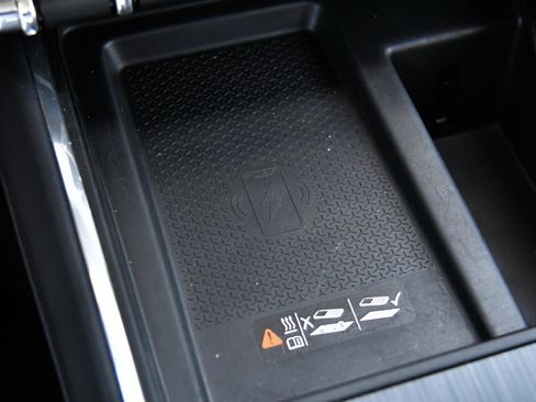 Used 2024 GMC Acadia Elevation FWD image 31