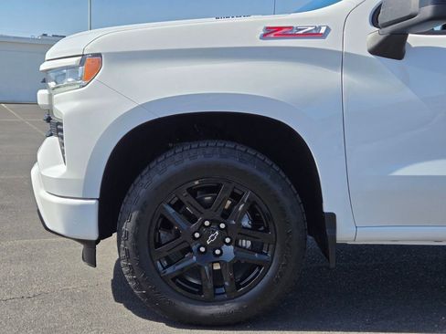 Used 2024 Chevrolet Silverado 1500 RST w/ Z71 Off-Road Package AWD/4WD image 9