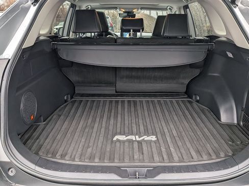 Used 2021 Toyota RAV4 Limited image 28