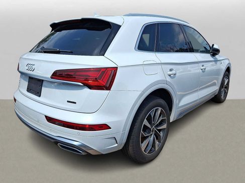 Certified 2024 Audi Q5 2.0T Premium w/ Convenience Package AWD/4WD image 3