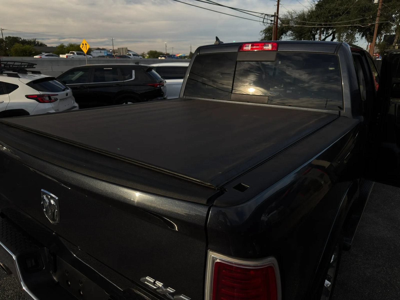 Used 2016 RAM 1500 Laramie w/ Convenience Group AWD/4WD image 33