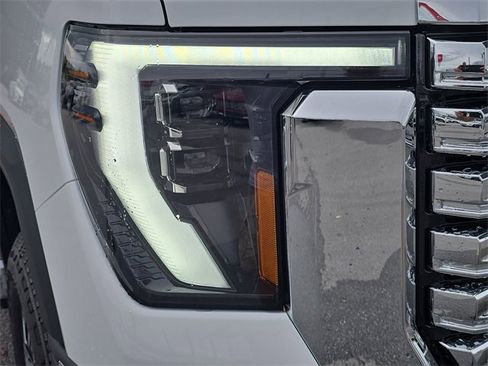 New 2025 GMC Sierra 2500 Denali w/ Denali Reserve Package image 11