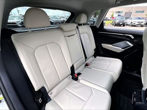 Used 2022 Audi Q3 2.0T Premium w/ Convenience Package AWD/4WD image 18